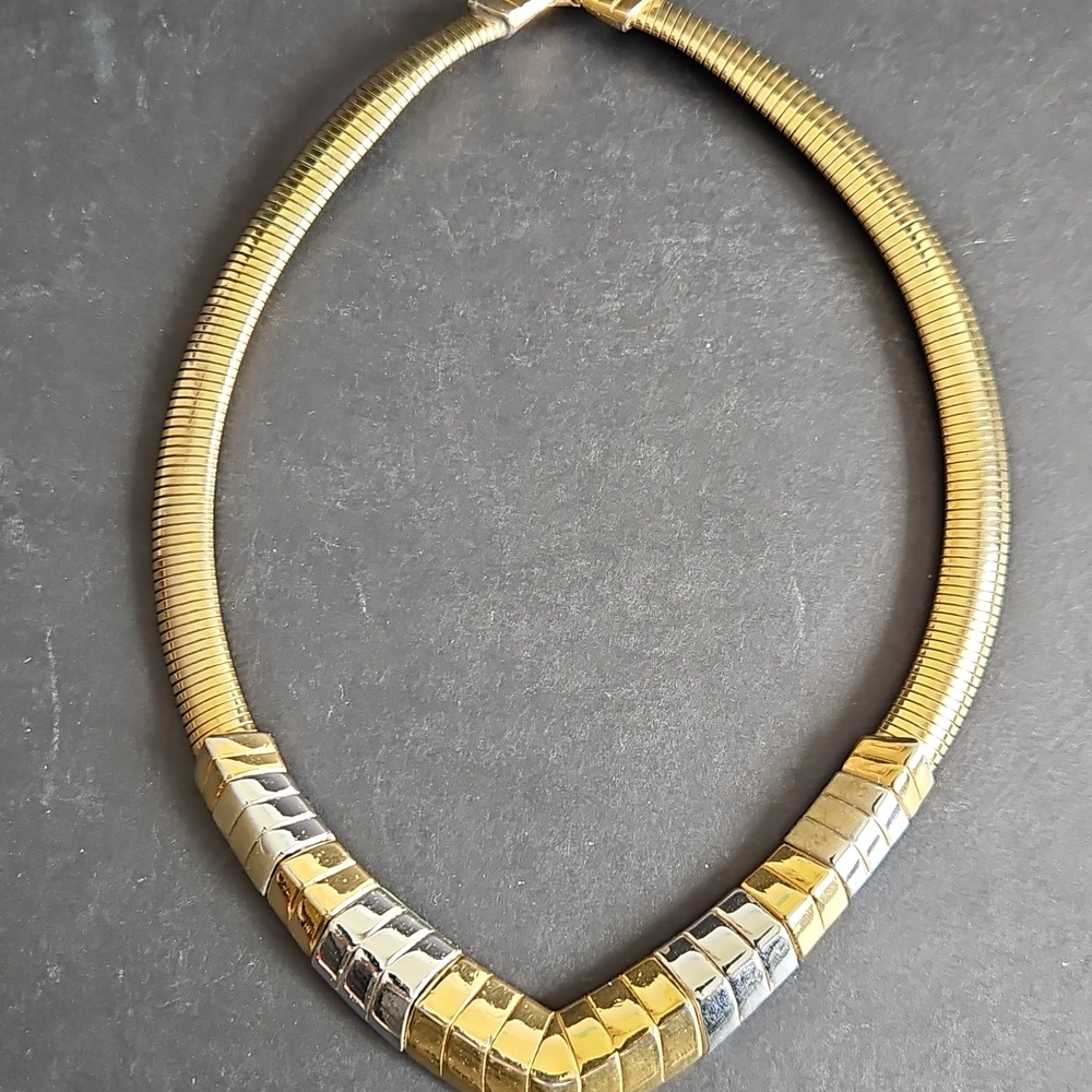 Vintage 2 tone metal Vee collar Oscar De La Renta